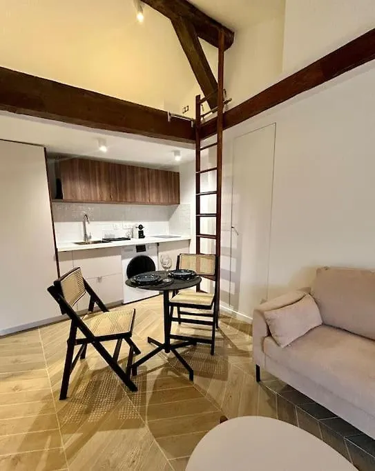 Appartement Paris - Marais 0*,  France